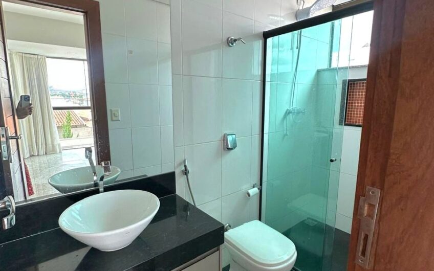APARTAMENTO COM AREA PRIVATIVA NO JARDIM ARIZONA – 3212