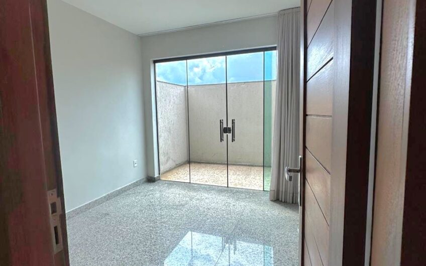 APARTAMENTO COM AREA PRIVATIVA NO JARDIM ARIZONA – 3212