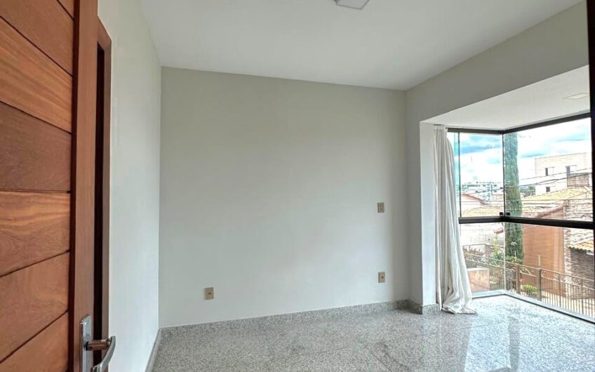 APARTAMENTO COM AREA PRIVATIVA NO JARDIM ARIZONA – 3212