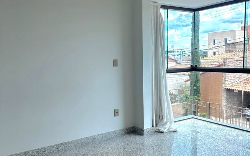 APARTAMENTO COM AREA PRIVATIVA NO JARDIM ARIZONA – 3212