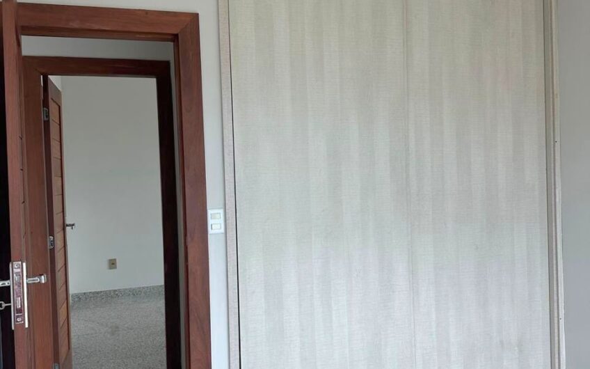 APARTAMENTO COM AREA PRIVATIVA NO JARDIM ARIZONA – 3212