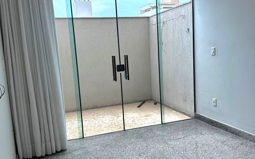 APARTAMENTO COM AREA PRIVATIVA NO JARDIM ARIZONA – 3212