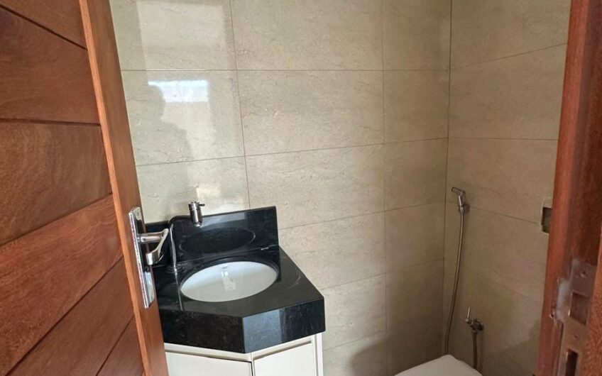 APARTAMENTO COM AREA PRIVATIVA NO JARDIM ARIZONA – 3212