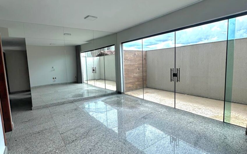 APARTAMENTO COM AREA PRIVATIVA NO JARDIM ARIZONA – 3212