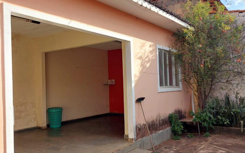 CASA NO BAIRRO DO CARMO – 3221