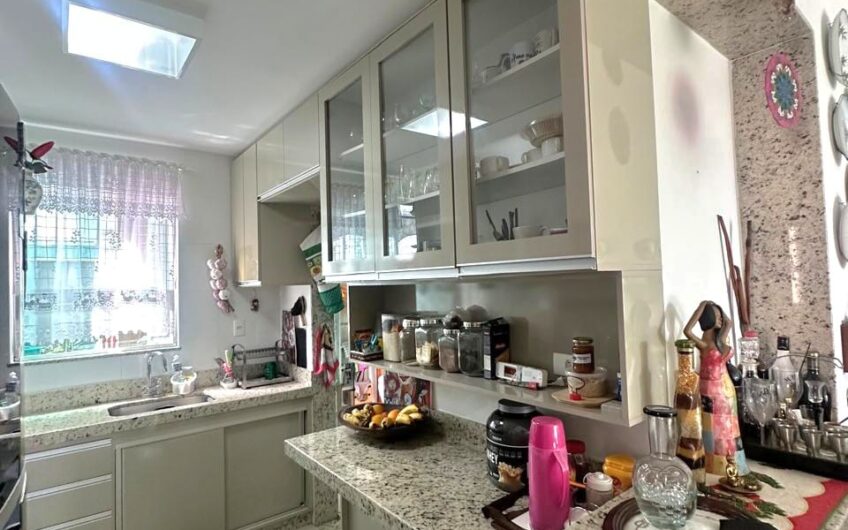 APARTAMENTO COM AREA PRIVATIVA NO BAIRRO DO CARMO – 3262