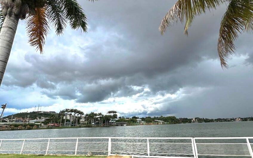 CASA DE LUXO NO BAIRRO BOA VISTA FUNDO LAGOA DO NAUTICO- 3264