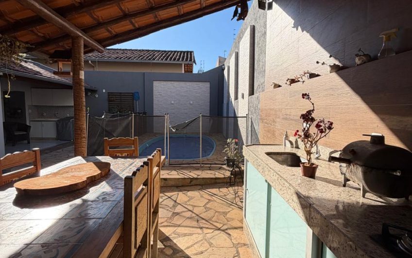 CASA NO BAIRRO IPORANGA – 3340